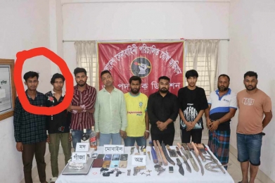 ইসময়ে নিউজ পাবলিশ হওয়ার পর কুমিল্লায়  কিশোর গ্যাং এর ৯ জনকে আটক করেছে যৌথবাহিনী। 