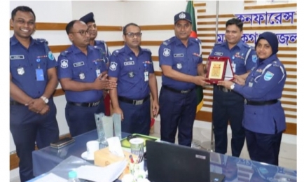 জেলার শ্রেষ্ঠ অফিসার নির্বাচিত হলেন মানিকগঞ্জের সিংগাইর থানার  ওসি তৌফিক আজম। 