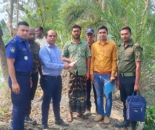 কেশবপুর  কৃষি জমি থেকে মাটি কাটার অপরাধে পঞ্চাশ হাজার টাকা জরিমানা
