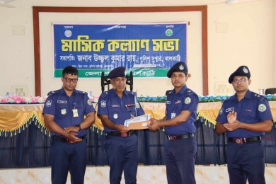 আবারও জেলার শ্রেষ্ঠ ওসি নলছিটি থানার ওসি আব্দুস ছালাম।