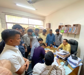 আর্থিক অস্বচ্ছল শিক্ষার্থীর পাশে কেন্দ্রীয় ছাত্রদল নেতা কাজী জিয়াউদ্দিন বাসিত 