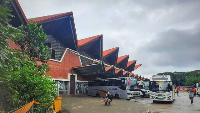  ১১৭ কোটির অত্যাধুনিক বাস টার্মিনালের- বেহাল দশা