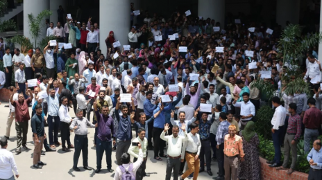 টানা চতুর্থ দিনের মতো ‍সচিবালয়ে চলছে বিক্ষোভ কর্মসূচি 