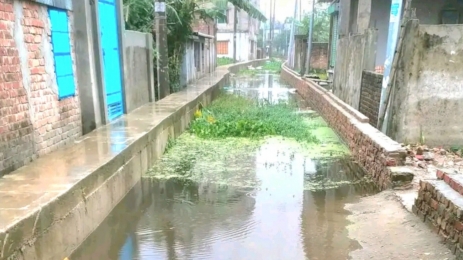 ময়মনসিংহে দিনভর বৃষ্টি, ভোগান্তিতে নগরবাসী 