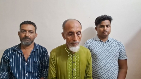 নোয়াখালীতে ভুয়া পরিচয়পত্র তৈরির চেষ্টায় রোহিঙ্গা যুবকসহ আটক ৩