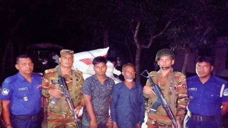 যৌথবাহিনীর অভিযানে ২০ বস্তা ভিজিএফ চাল জব্দ 