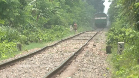 রেলপথে দুর্ঘটনার শঙ্কা 