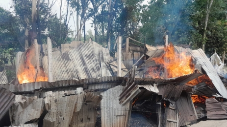 বাহুবলে আলী আহমদ হত্যার ঘটনাকে কেন্দ্র করে প্রতিপক্ষের বাড়িতে অগ্নিসংযোগ, ভাংচুর ও লুটপাট
