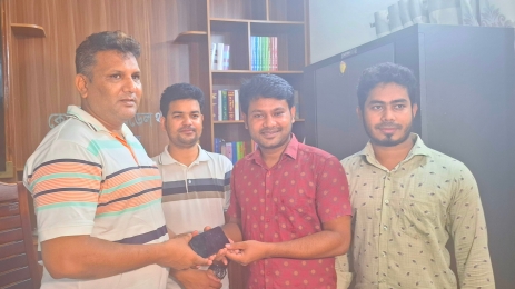 হারিয়ে যাওয়া মোবাইল উদ্ধার করে ফিরিয়ে দিল কোতোয়ালি থানার ওসি : শিবিরুল ইসলাম 