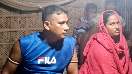 পরকীয়া করতে গিয়ে ‘আপত্তিকর অবস্থায়’  ধরা খেল যুবলীগ নেতা আমিনুল 
