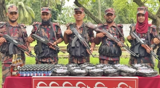 হিলি সীমান্তে বিজিবির অভিযান, ১৩ লাখ টাকার মাদকদ্রব্য জব্দ