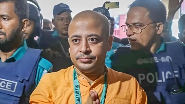 চট্টগ্রামে ৫ মামলায় চিন্ময় কৃষ্ণ দাসের জামিন মঞ্জুর হয়নি