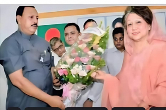 বাদশা'র বহিষ্কারাদেশ প্রত্যাহারের দাবিতে উত্তাল ঝিনাইগাতী উপজেলাবাসী