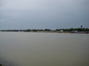 ভারী বৃষ্টিপাতের পূর্বাভাস, চার জেলায় বন্যার সতর্কতা।