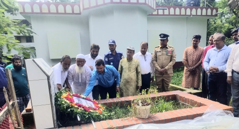 জুলাই গন অভ্যুত্থান দিবসে নলছিটির দুই জুলাই শহীদের কবরে পুস্পস্তবক অর্পন,দোয়া মোনাজাত ও আলোচনা সভা
