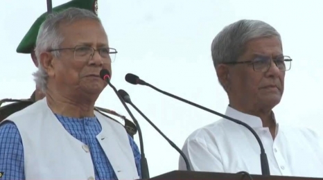 জুলাই ঘোষণাপত্র ঘোষণা করলেন প্রধান উপদেষ্টা, ঘোষণাপত্রে বলা হয়েছে, “৫ আগস্ট ২০২৪ সালে গণঅভ্যুত্থানে বিজয়ী বাংলাদেশের জনগণের আকাঙ্ক্ষার প্রতিফলন হিসেবে এই ঘোষণাপত্র প্রনয়ণ করা হলো”