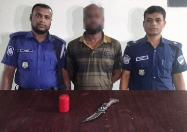 পুলিশের যৌথ অভিযানে ককটেল ও বার্মিজ চাকুসহ আটক ১