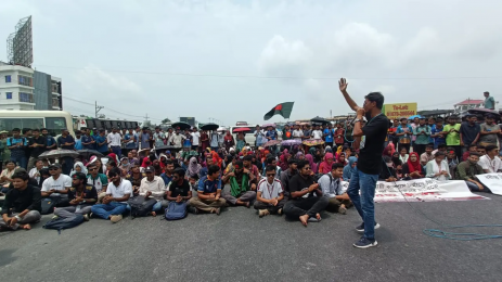 অবরোধে স্থবির উত্তরের প্রবেশদ্বার ঢাকা-উত্তরবঙ্গ মহাসড়ক।