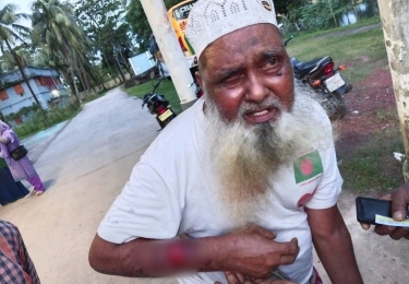 বৃদ্ধ শ্বশুরকে পুত্রবধু ও তার স্বজনদের নির্যাতন