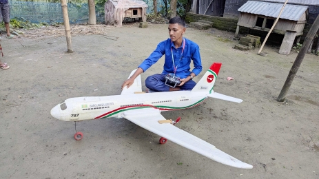চার দিনে বিমান তৈরি করে আকাশে উড়াল রাহুল!