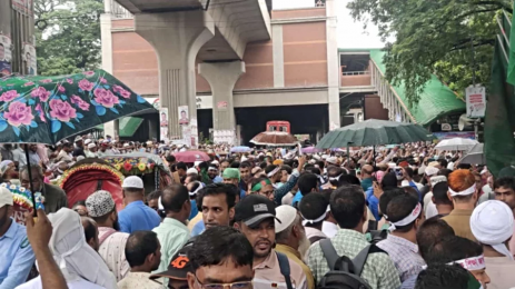 জাতীয়করণের দাবিতে শিক্ষকদের অবস্থানে অবরুদ্ধ প্রেস ক্লাব চত্বর