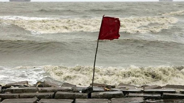 সমুদ্র বন্দরে ৩ নম্বর সতর্ক সংকেত