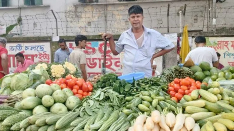 সবজির চড়া দামে পুড়ছে রাজধানীর কাঁচাবাজার