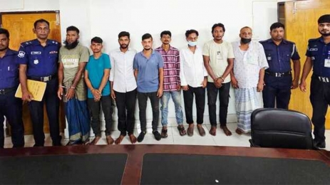 ১২ হাজার মেট্রিক টন অপরিশোধিত চিনি পাচারের চেষ্টা, গ্রেফতার ৮