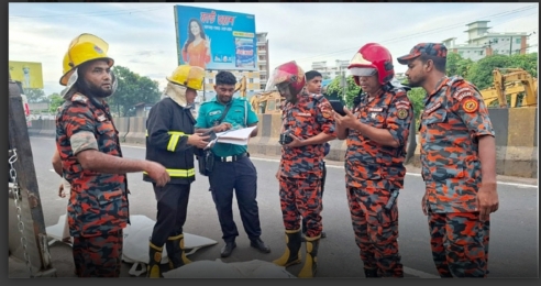 চট্টগ্রাম সিটি গেট এলাকায়  পিকআপ-কাভার্ডভ্যানের সংঘর্ষে ৫ মাছ ব্যবসায়ী নিহত।