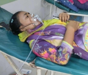 বাগেরহাটে স্কুলের বাথরুমে ছাত্রী হত্যার চেষ্টা, এলাকায় উত্তেজনা