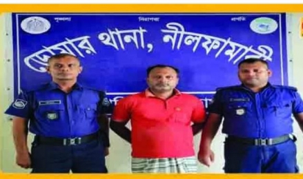 ডোমারে অভিযান চালিয়ে ওয়ারেন্টভুক্ত আসামী আটক। 