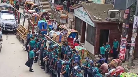 ঢাকা কলেজ ও সিটি কলেজের শিক্ষার্থীদের মাঝে ব্যাপক সংঘর্ষ 