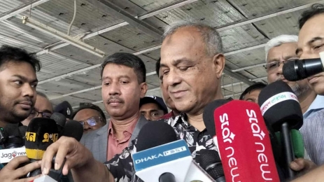 সীমান্তে অস্ত্র প্রবেশে কঠোর হুঁশিয়ারি স্বরাষ্ট্র উপদেষ্টার।