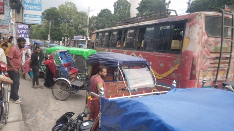 জয়পুরহাটে প্রশস্ত রাস্তাই এখন যানজটের ফাঁদ