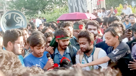 পাঁচ দফা দাবিতে আন্দোলন চালিয়ে যাওয়ার ঘোষণা - শিক্ষার্থীদের