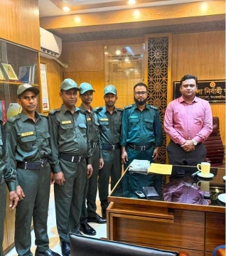 “পৌর পুলিশের অভিযানে শৃঙ্খলা ফিরছে ভালুকায়”