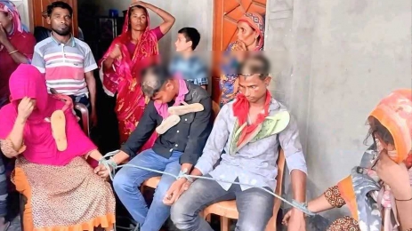 সৌদি প্রবাসী দুই ভাইয়ের স্ত্রীর সঙ্গে রাত কাটাতে গিয়ে আটক দুই বন্ধু