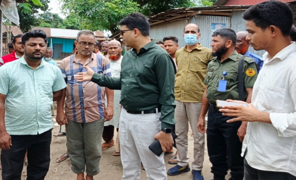 লালমনিরহাটের হাতীবান্ধা হাটে শৃঙ্খলা ফেরাতে প্রশাসনের উদ্যোগ
