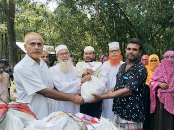 কেশবপুরে জামায়াতে ইসলামী’র উদ্যোগে বন্যাদুর্গত পরিবারের মাঝে ফুডপ্যাক বিতরণ