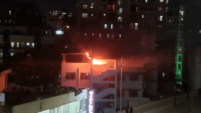 রাজধানীর মৌচাকে মসজিদে ভয়াবহ অগ্নিকাণ্ড