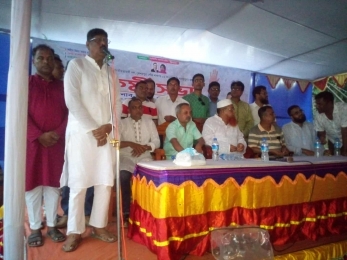 বিশ্বাসযোগ্য একটা নির্বাচন অনুষ্ঠান ছাড়া জাতির সামনে বিকল্প কিছু নেই                        ------ আবুল হোসেন আজাদ 