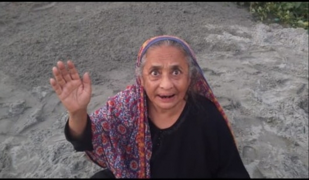 কুমিল্লার সদর দক্ষিণে বৃদ্ধা নারীকে মারধর করে জমি দখল ও বালু ভরাটের অভিযোগ