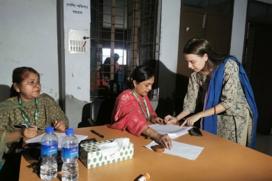 (জাকসু) নির্বাচন: আঙুলে কালি না দেওয়ার অভিযোগ 