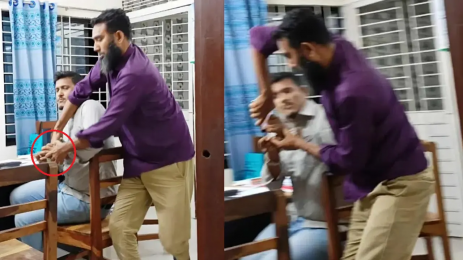 ঘুষ গ্রহণের ভিডিও ধারণ করায়,মোবাইল ছিনিয়ে নিলেন ভূমি কর্মকর্তা