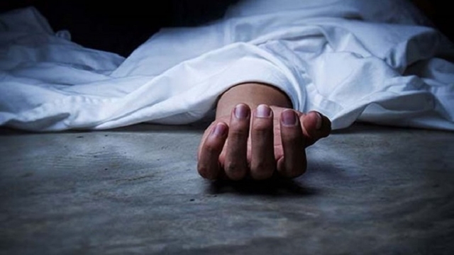  আশুলিয়ায়  স্বামী-স্ত্রীসহ একই পরিবারের ৩ জনের মরদেহ উদ্ধার