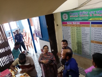 ফকিরহাটে ক্লিনিকে ভ্রাম্যমাণ আদালতের অভিযান, দুই প্রতিষ্ঠানকে জরিমানা