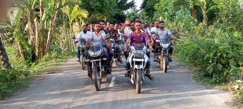 শতাধিক মোটরসাইকেল বহর নিয়ে নলছিটিতে কর্মীসভায় যুবদল নেতা রহিম।