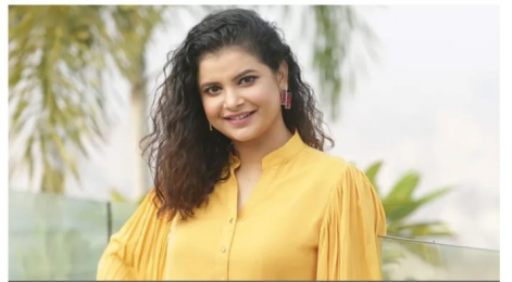 ফের বিয়ে করলেন শবনম ফারিয়া