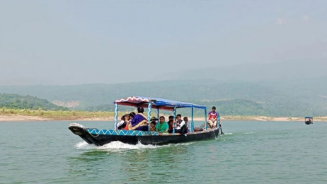 ‘সাদাপাথরে’ নৌকা চলাচলে নতুন নির্দেশনা 