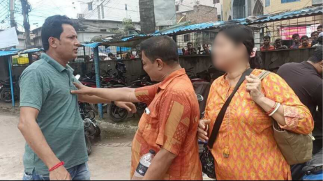থানা চত্বরে এক নারীকে নিয়ে দুই স্বামীর টানাটানি, অতঃপর...